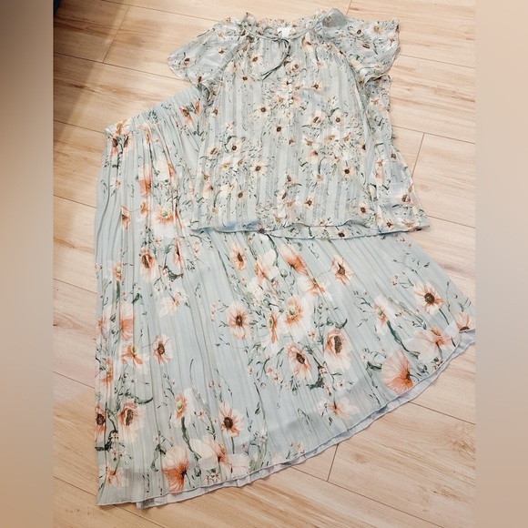 Set of Floral Top and Pleated Skirt by H&M - Picture 10 of 10